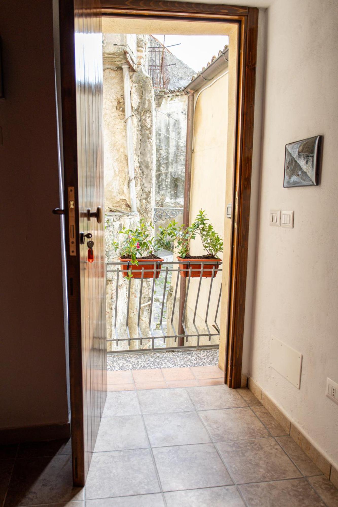 La Portella Quiet Residence Oriolo  Luaran gambar